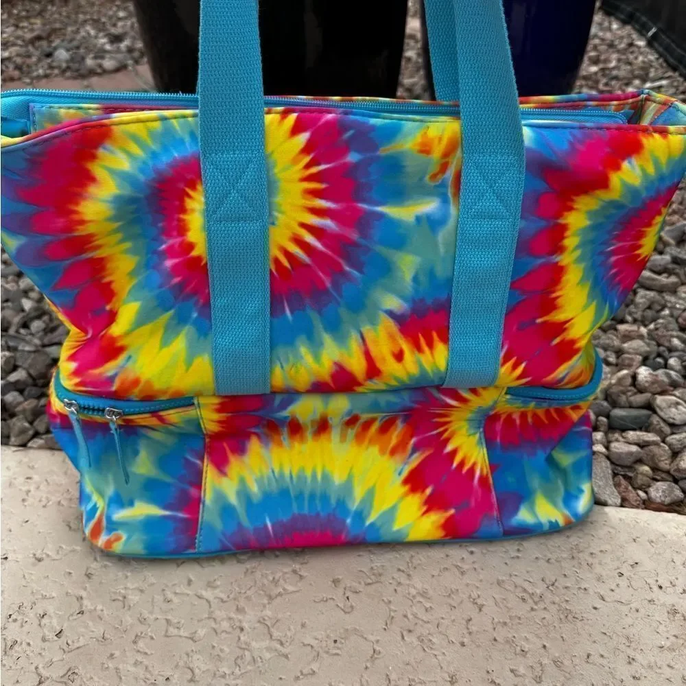 No Boundaries Colorful insulated Tie-Dye Beach-Tote Bag